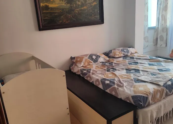 Erald 2 Bedrooms Apartment *