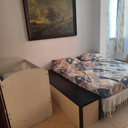 Erald 2 Bedrooms Appartement *